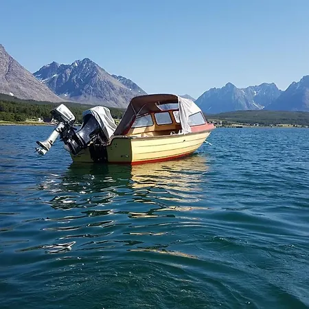 Feriehus Gamtunet Lyngen Svensby